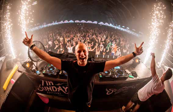 EERSTE ARTIESTEN ONLINE!